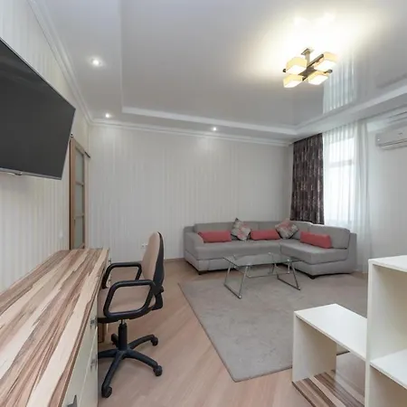 Апартаменти Люкс Класу В Новому Будинку В Центрі Kyiv Exterior photo